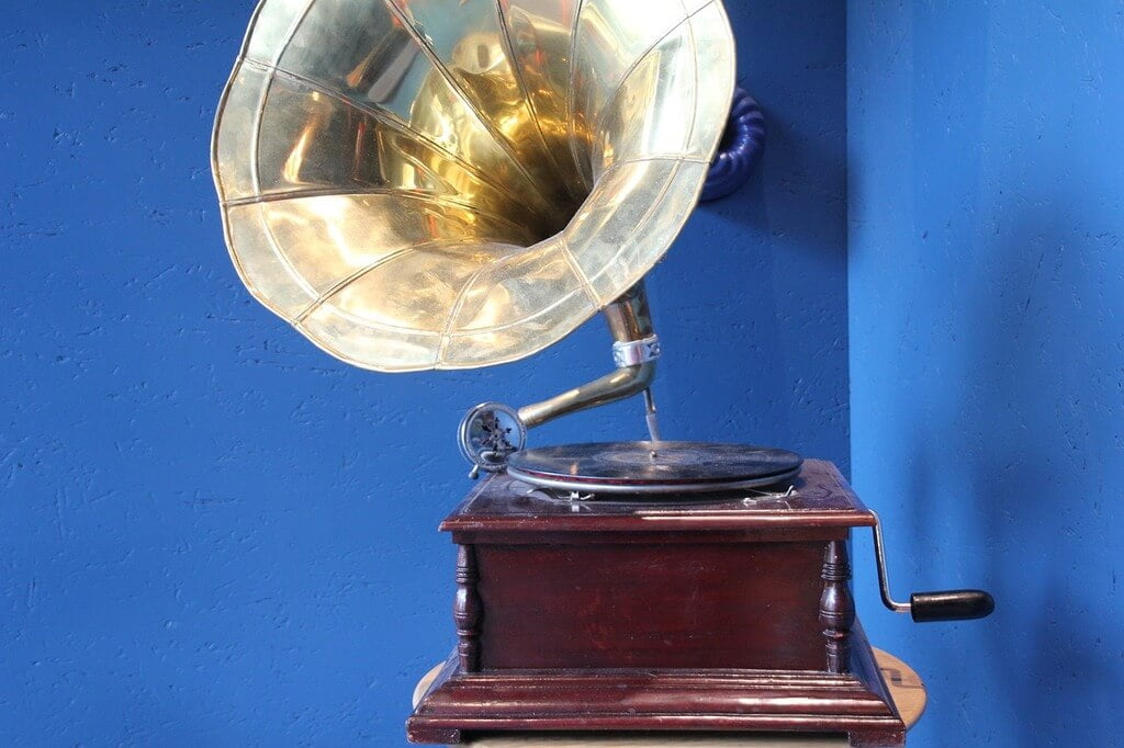 when did thomas edison invented the phonograph