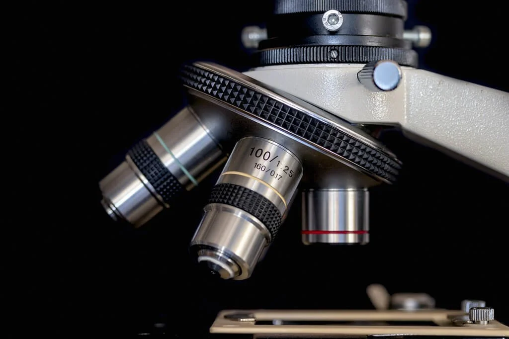 microscope invention year